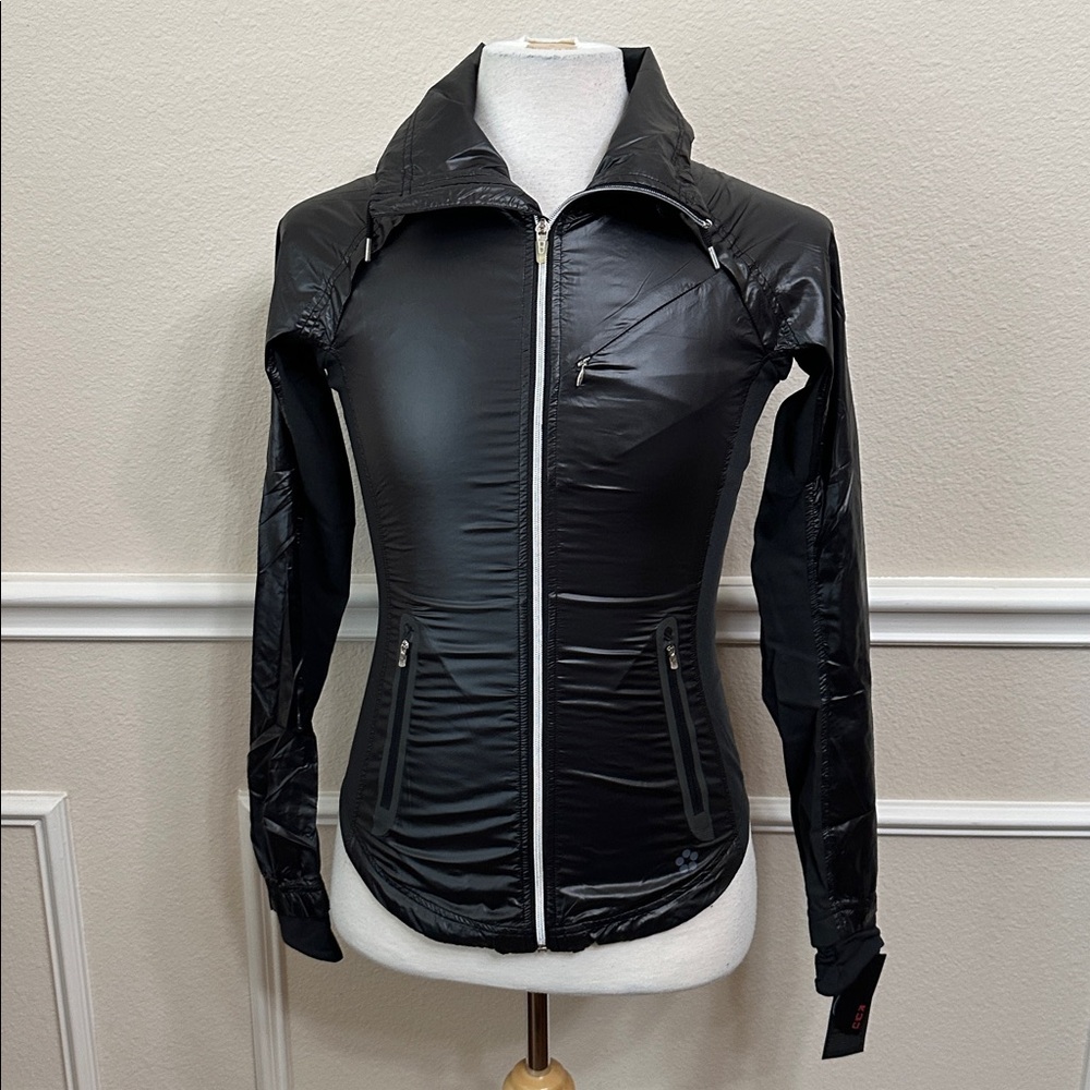 Respect Your Universe WIND JACKET - black